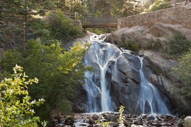 Foothills, History, and Garden of the Gods Jeep Tour - The guides make the biggest difference