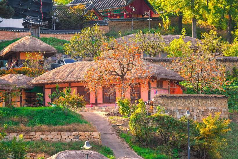 From Busan: Gyeongju UNESCO World Heritage Guided Day Tour - Why Gyeongju works so well as a day trip from Busan