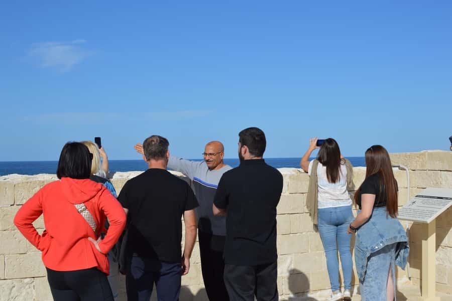 From Cairo: Historical Alexandria Shared Day Tour with Lunch - What the Small Group and Guide Add