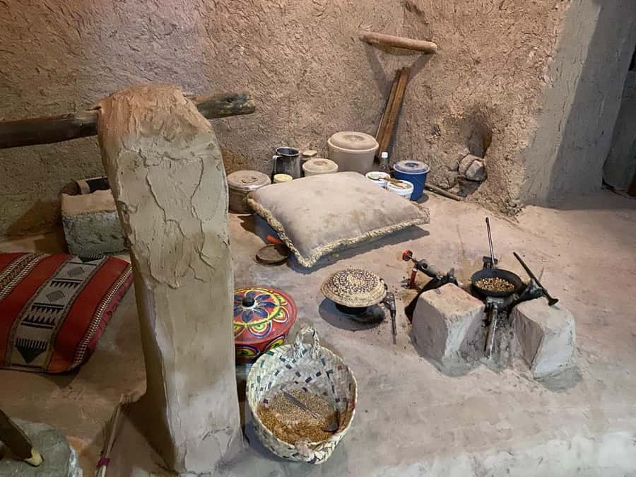 From Muscat: Nizwa and Oman's Historical Gems Tour - Jebel Akhdar or Jebel Shams