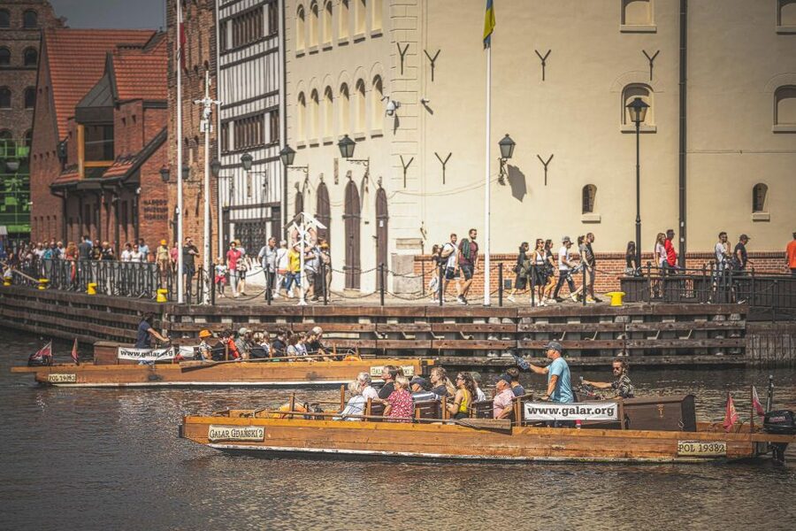Gdansk: City Cruise on Historical Polish Boat - Guides who keep the history lively