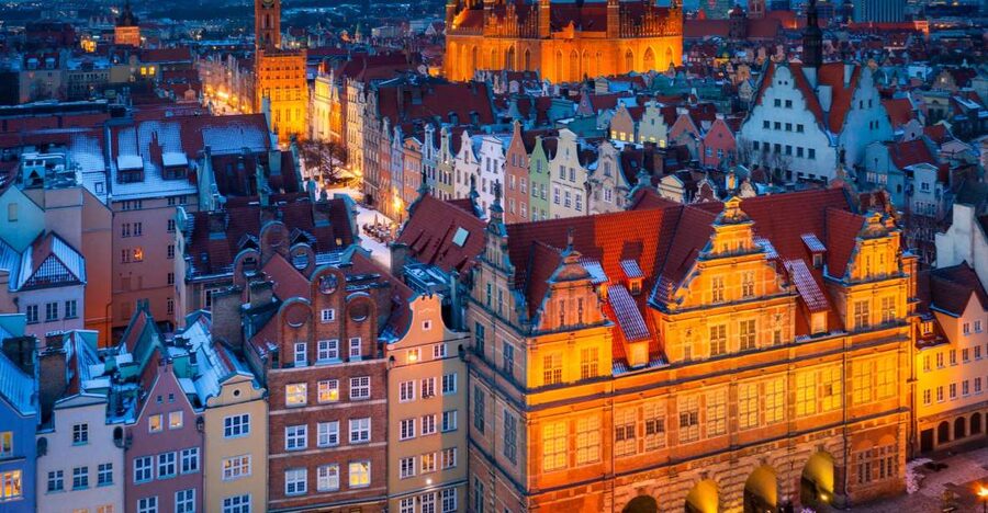 Gdańsk City Sights & History Guided Walking Tour in English - Starting under the yellow umbrella at the Golden Gate