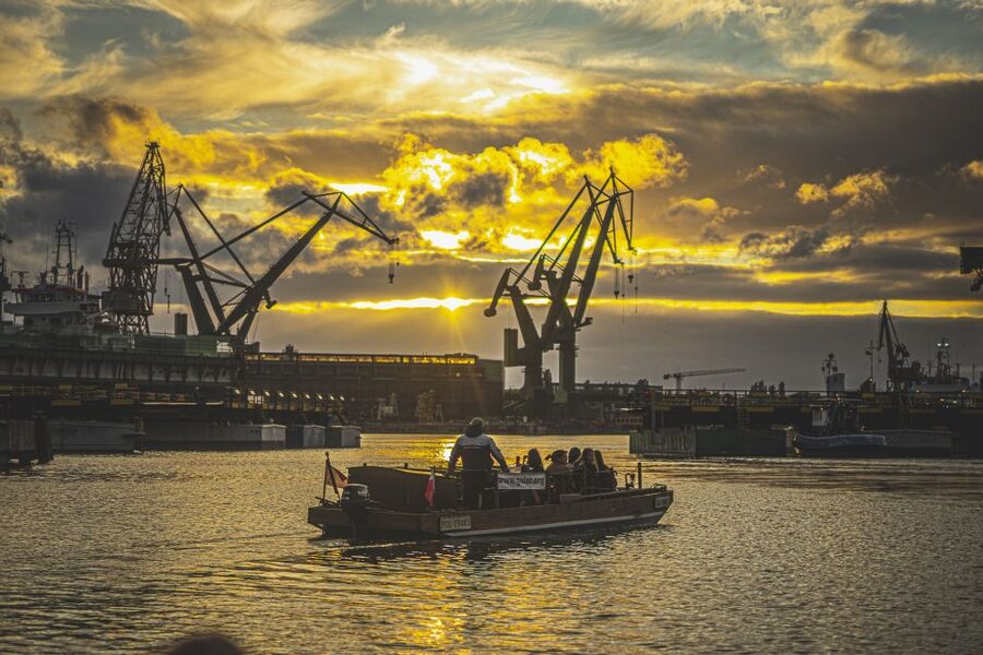 Gdańsk: Sunset Cruise on a Historic Polish Boat - Ołowianka, Granary Island, and the old castle remains