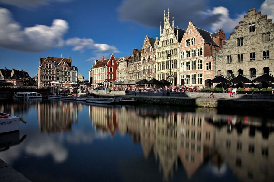 Ghent: 40-Minute Historical Boat Tour of City Center - Open boat or covered boat?