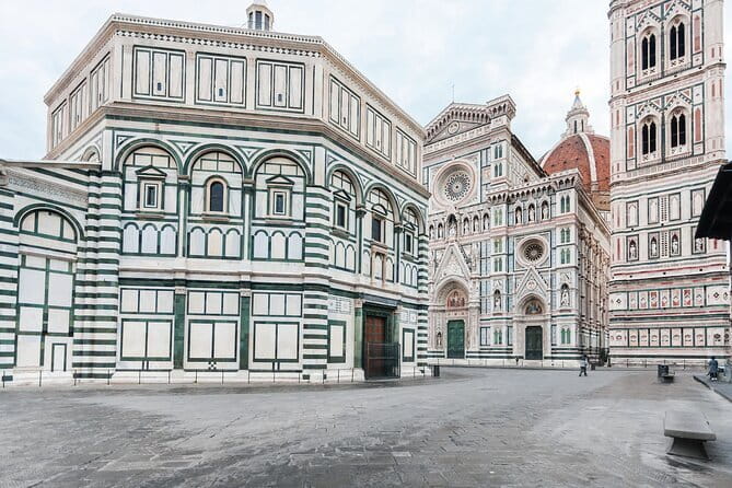Guided Medici Tour Florence: Discover Mysteries & History - Seeing Florence through Medici buildings and squares
