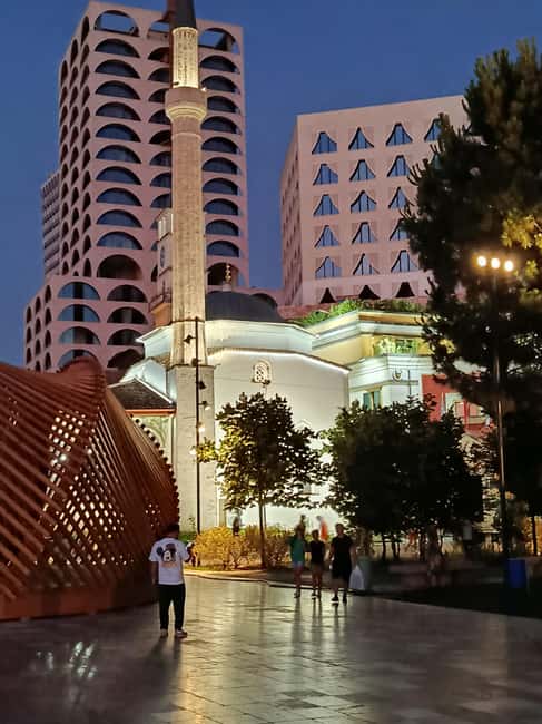 Guided tour in Tirana - discoveries, history, culture (in FRENCH) - What the $11 price really buys you