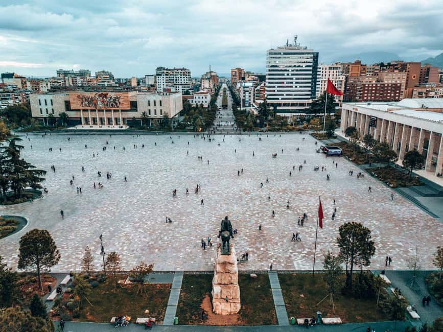 Guided tour in Tirana - discoveries, history, culture (in FRENCH) - Skënderbej Square and the changing capital