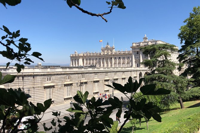 Guided Tour of Madrid of the Austrias and the Historic Center - Guide style can shape the whole experience