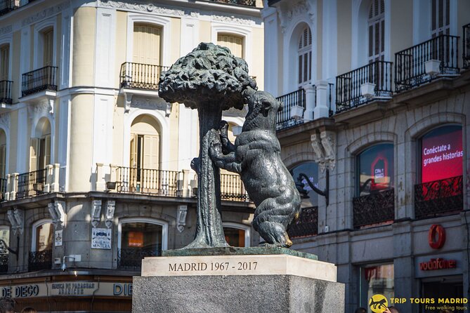 Guided Tour of Madrid of the Austrias and the Historic Center - A short pause at Mercado de San Miguel
