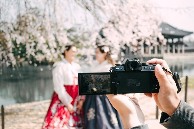 Hanbok Photoshoot and History Tour at Gyeongbokgung Palace - Gwanghwamun Gate makes the first grand backdrop