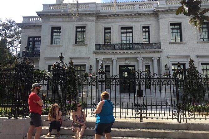 Heart of Savannah History Walking Tour - 2hr - Chippewa Square brings pop culture into the history