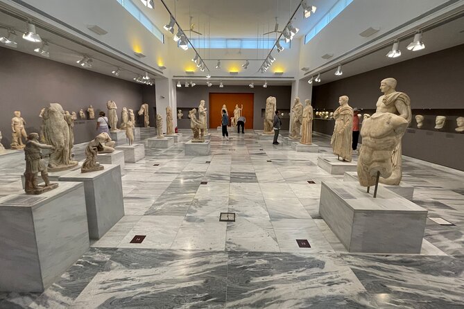 Heraklion Highlights: Knossos, Museum & Historic City Drive - Who will get the most from this tour