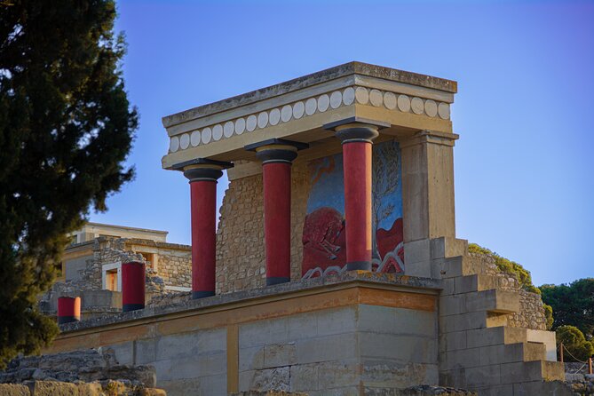 Heraklion Highlights: Knossos, Museum & Historic City Drive - Koules Fortress and Heraklion’s old harbor