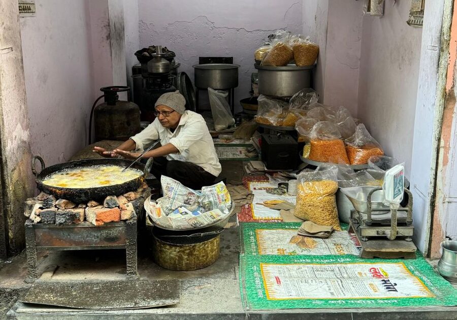 Heritage Walk & Street Food Tasting in Jaipur - Timing, clothes, and practical planning