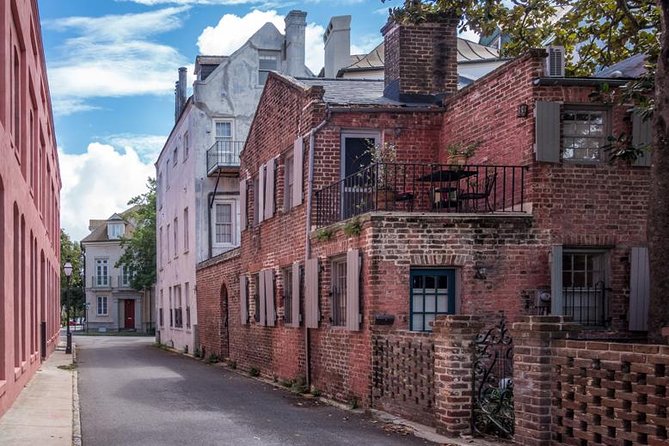 Hidden Alleyways and Historic Sites Small-Group Walking Tour - South of Broad: quiet streets and private corners