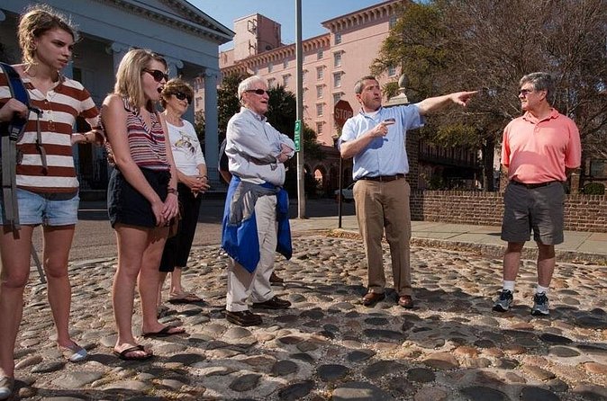 Historic Charleston Walking Tour: Rainbow Row, Churches, and More - What the guide can add to the two hours