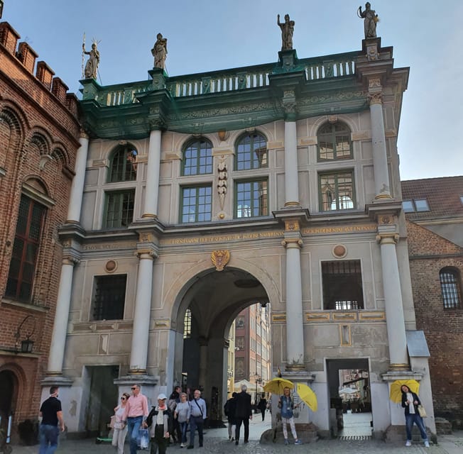 Historic City Center Tour Gdansk in German - What the 150-minute format feels like