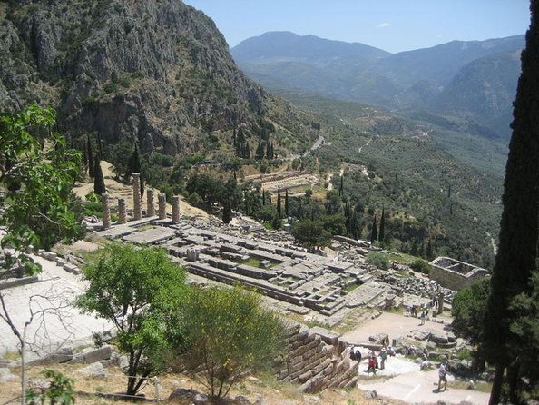 Historical Delphi One Day Tour with Arachova Stop & Expert Guide - The 8:15 a.m. start and the ride through central Greece