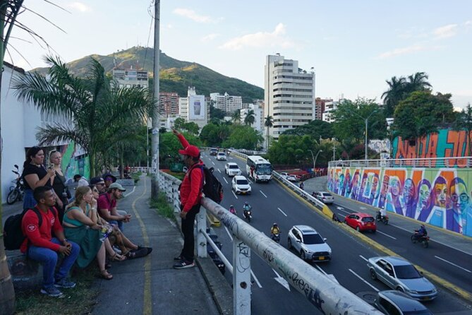 Historical Shared Tour Salsa, Graffiti & Resistance in Cali - La Curva del Boulevard: murals, food, and nightlife