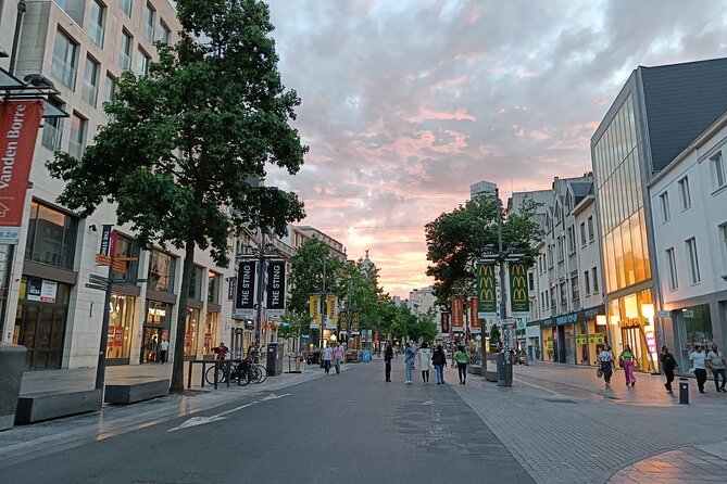 Historical Walking Tour in Antwerp Old City - Vlaeykensgang, the route’s quiet surprise