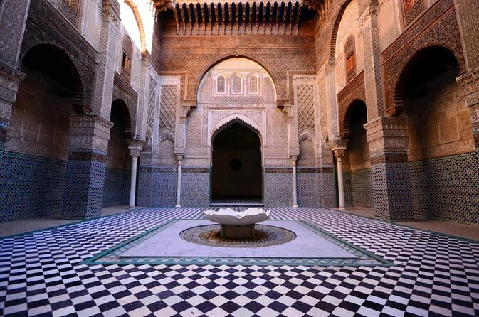 History and culture with Fes Medina private tour guide - The first walk through Fez’s old lanes