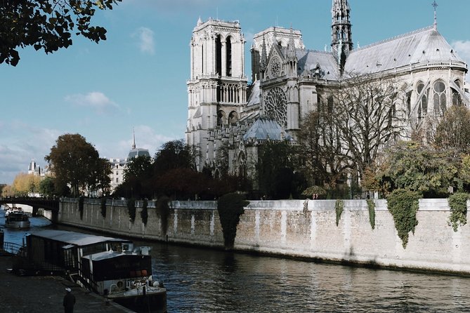 History of Paris City Center w/ Notre Dame Semi-Private 12ppl Max - Palais de Justice, Sainte-Chapelle, and the Conciergerie