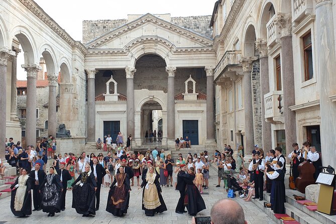 History Split Walking Tour in French -Small group - Why Diocletian’s Palace makes a good French walking tour