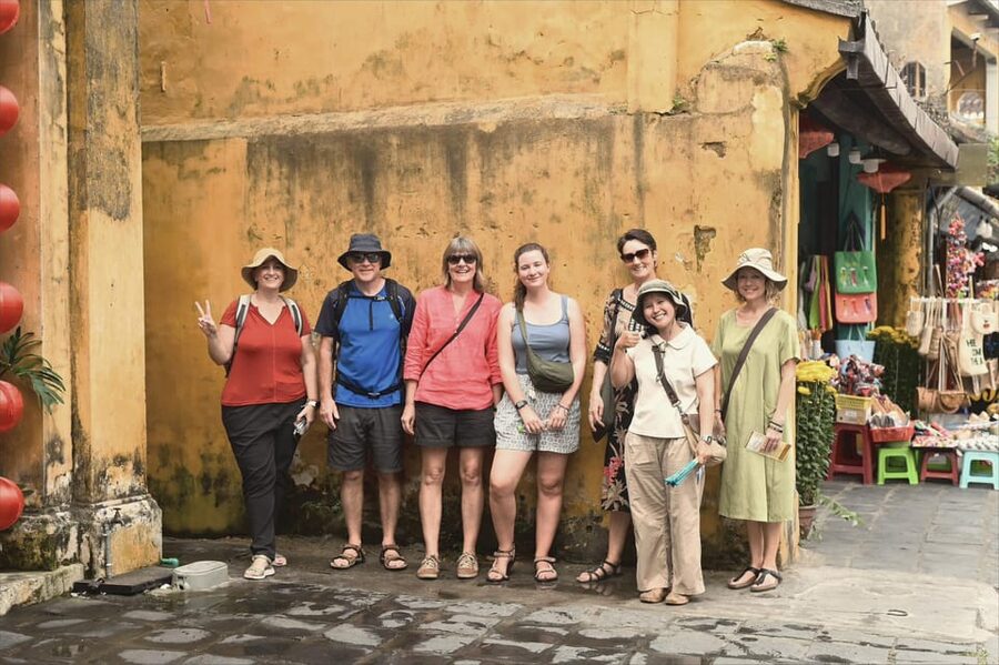 Hoi An: Ancient Town Guided Walking Tour - Finishing at Hoi An Central Market