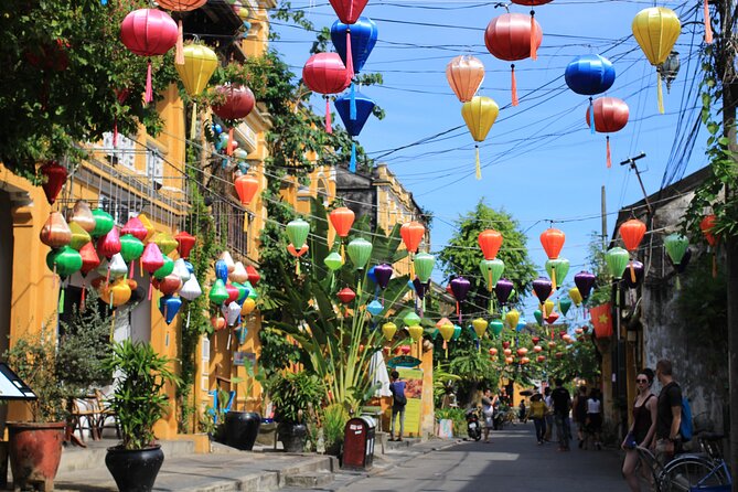 Hoi An Ancient Town - Night Market Street Food Tours By Night - What dinner may mean on this walk
