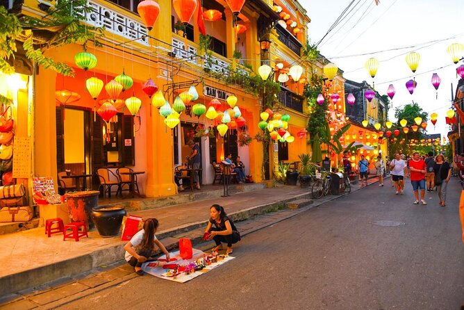 Hoi An Ancient Town Walking Street Food Tours with Night Market - Why Hoi An food makes sense after dark