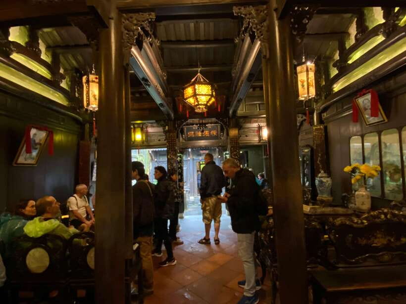 Hoi An Ancient Town - Walking Tour with Local Guide - Hoi An Market and the refreshment stop
