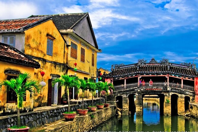 Hoi An Night Market - Ancient Town street food tours by Night - What the guide adds to the $45 price