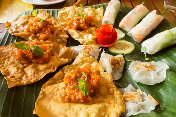Hoi An Night Market - Ancient Town street food tours by Night - The bakery stop and Hoi An’s banh mi