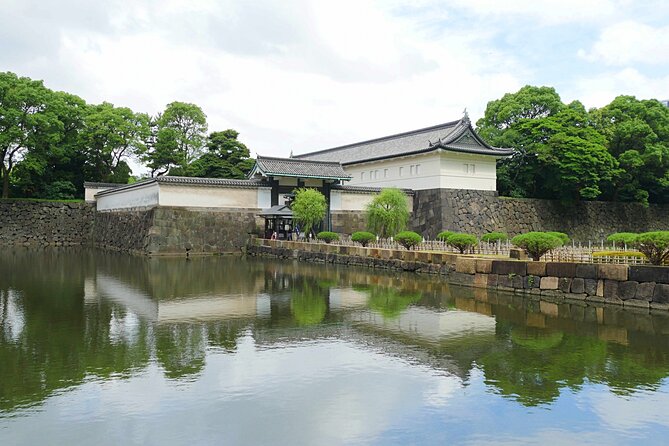 Imperial Palace East Garden and Edo Castle Walking Tour in Tokyo - How to get the most from the two-and-a-half-hour route