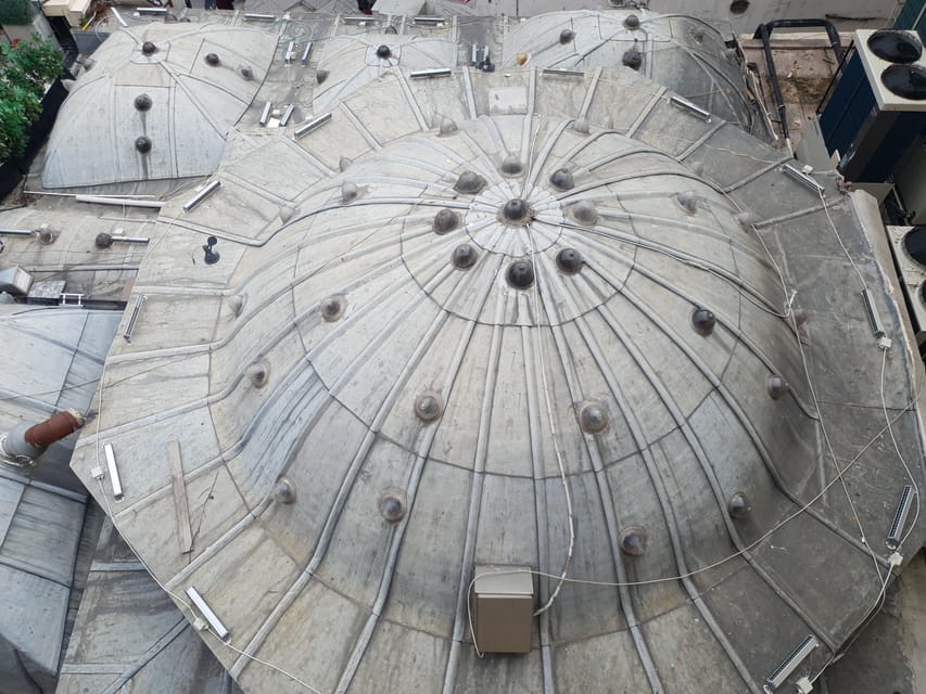 Istanbul: Acemoglu Historical Turkish Bath w/Private Options - The staff and language details