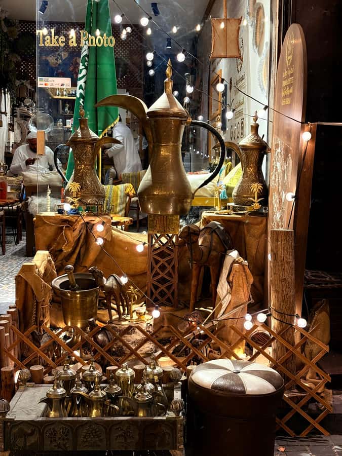 Jeddah: Al-Balad Old Town Historical City Guided Tour - Choosing the best time of day