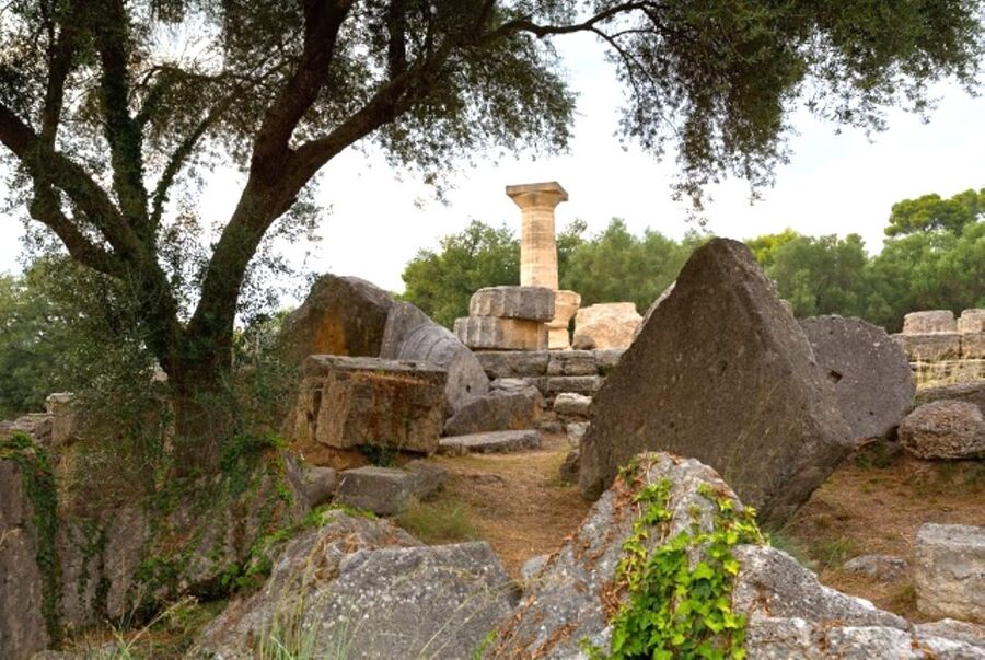 Katakolo: Ancient Olympia and Kourouta Beach Guided Tour - Who will enjoy this Katakolo excursion?
