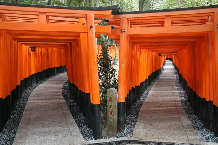Kyoto: Fushimi Inari, Kinkakuji, Bamboo Grove 1 Day Bus Tour - Kiyomizu-dera and the first Kyoto views