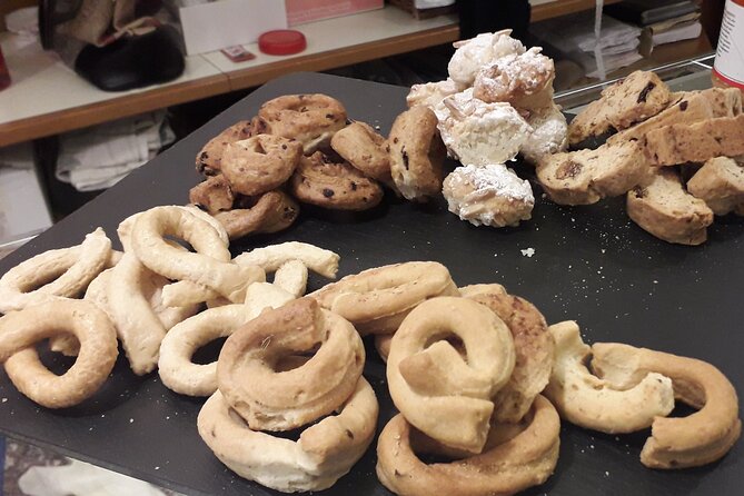 Lecce History and Street Food Tasting Small Group Tour - Finishing at Piazza Sant’Oronzo
