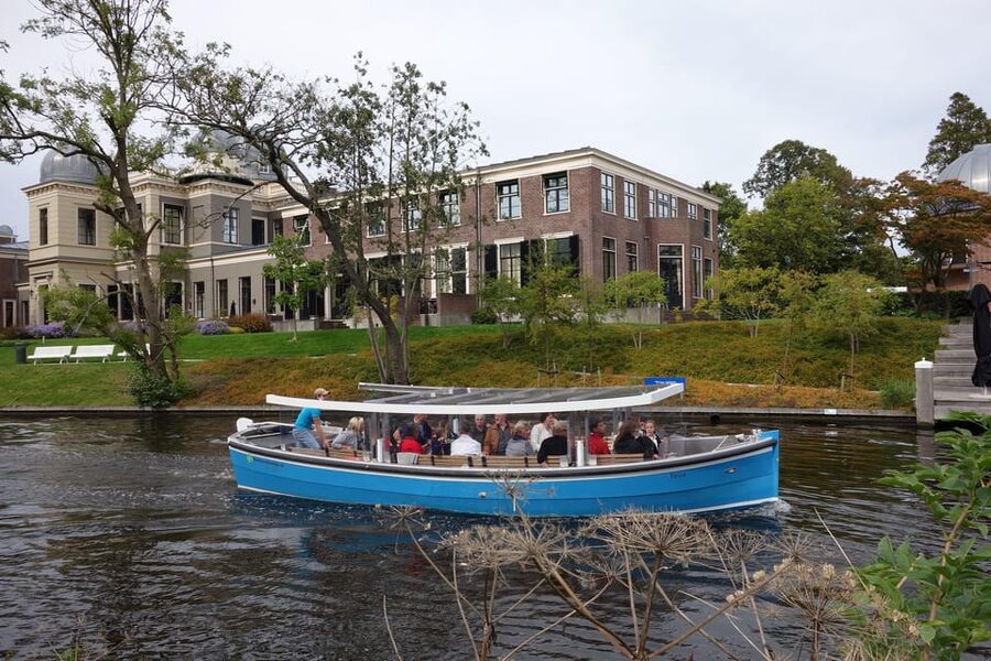 Leiden: Cruise through the Historic City Center with Guide - Starting at Blauwpoortsbrug