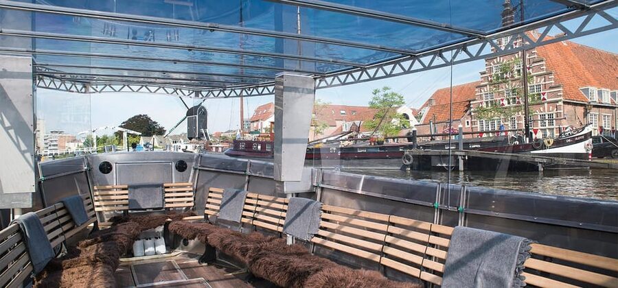 Leiden: Cruise through the Historic City Center with Guide - A 50-minute route that knows when to stop