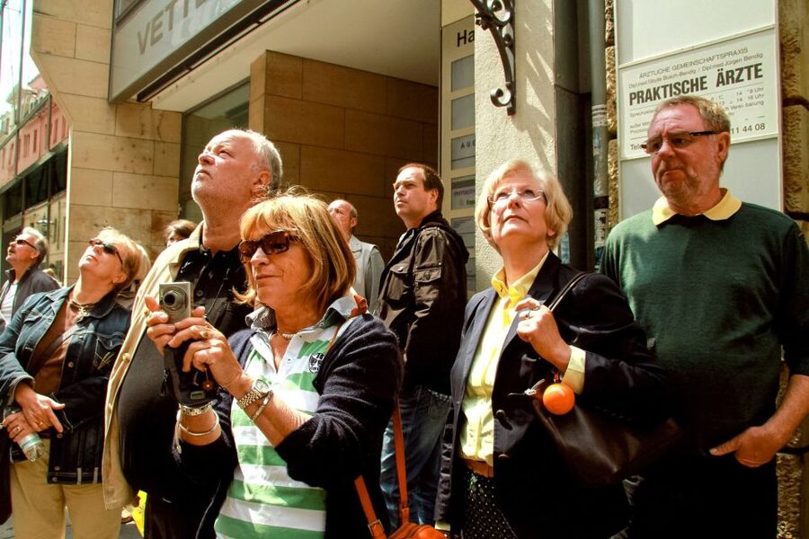 Leipzig: 1.5-Hour Historical Walking Tour in German - Leipzig Central Station and the city’s unusual details