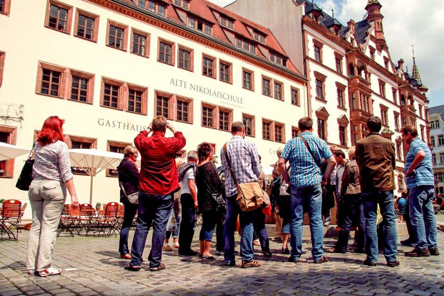 Leipzig: 1.5-Hour Historical Walking Tour in German - St. Thomas Church and a powerful modern-history stop