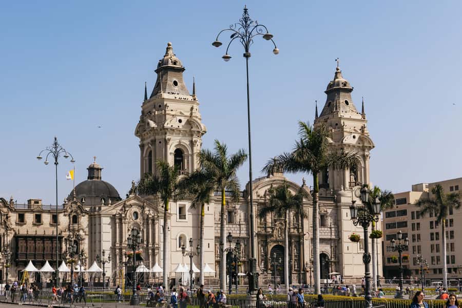 Lima: Historic Center Street Food, Market, and Eateries Tour - A route that finishes by Alameda Chabuca Granda