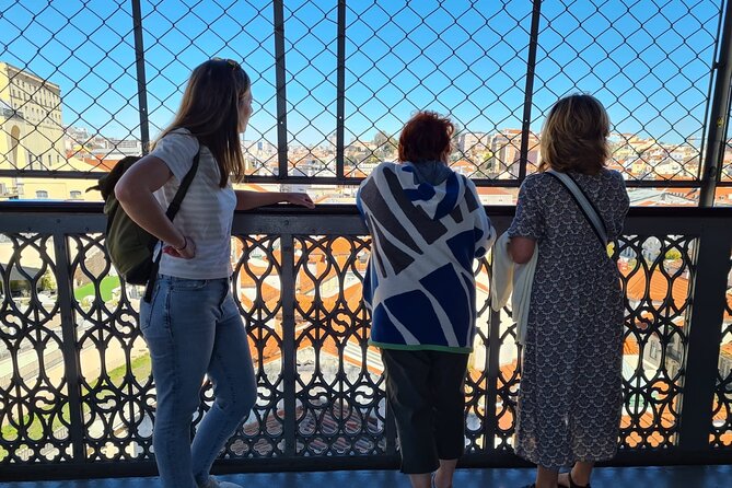 Lisbon city tour on history, culture and current topics - Climbing Bairro Alto in the daytime