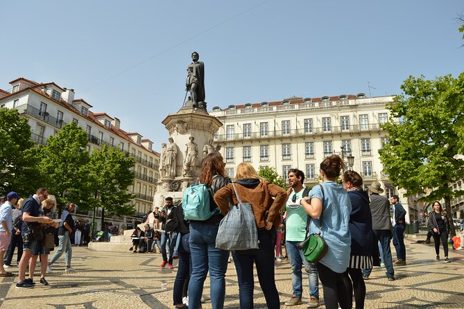 Lisbon city tour on history, culture and current topics - Alfama’s steep lanes and lookout points