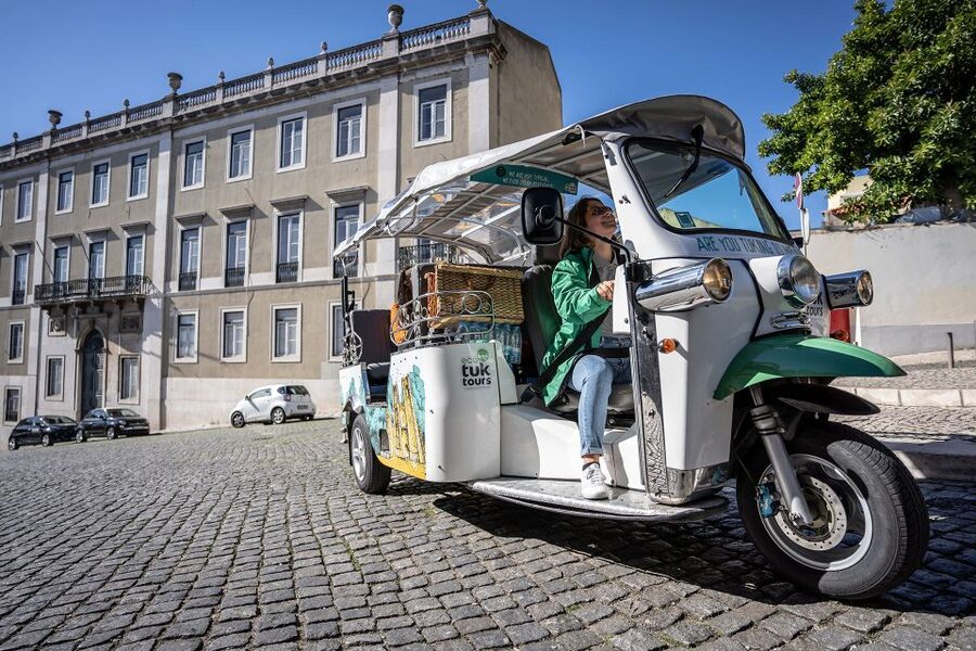 Lisbon: Guided Tuk-Tuk Tour Along the Historic Tram Line 28 - Príncipe Real, Eduardo VII Park, and Avenida da Liberdade