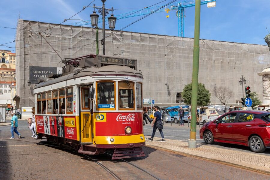 Lisbon: History, Stories and Lifestyle Walking Tour - São Pedro de Alcântara and Lisbon’s postcard view