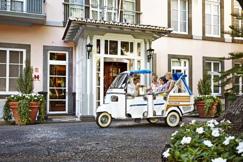 Lisbon's historic old town in a tuk-tuk in German - Sé Cathedral and the Santa Luzia viewpoints