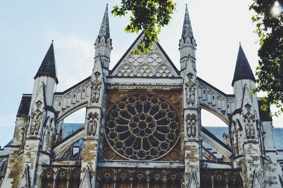 London: Westminster Abbey Tour with a Royal Heritage Guide - Architecture that rewards careful looking